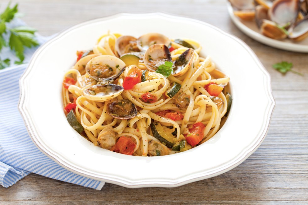 La ricetta del giorno. Linguine alle vongole e zucchine ...