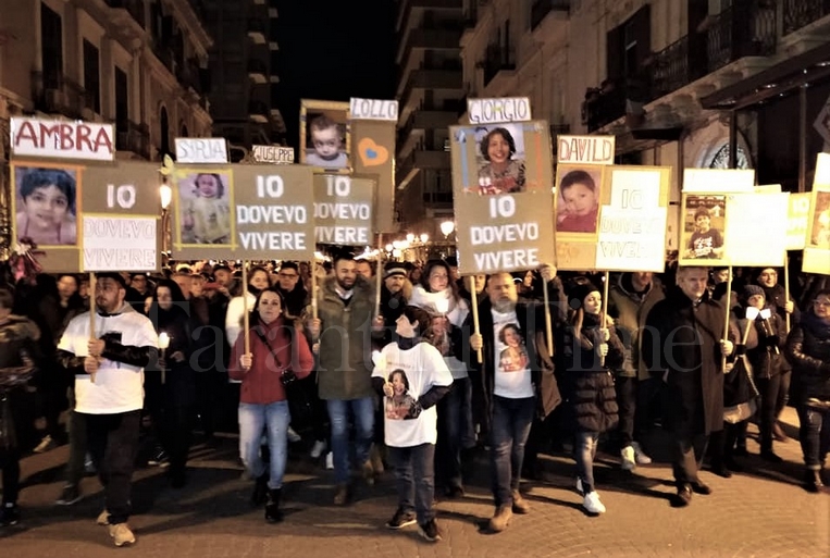 A Taranto La Seconda Fiaccolata Contro Linquinamento