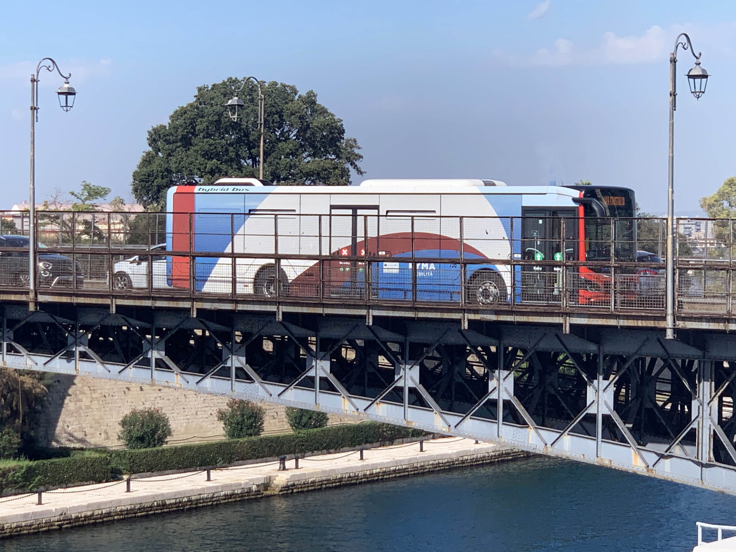 I servizi di Kyma Mobilità per i cimiteri comunali