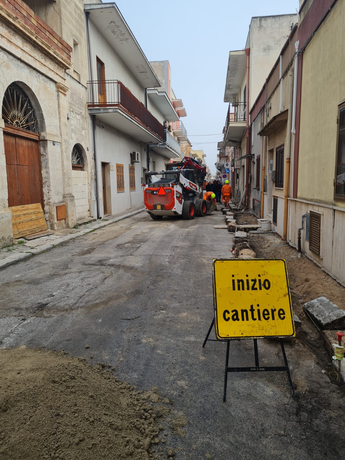 Rifacimento di strade e marciapiedi, avviati gli interventi