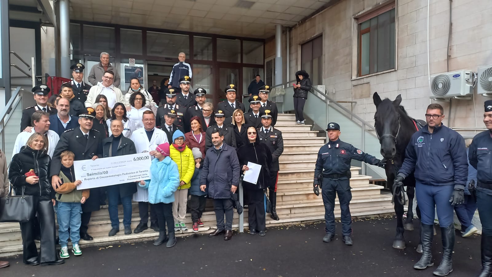 Carabinieri e GdF in visita all’ospedale di Taranto