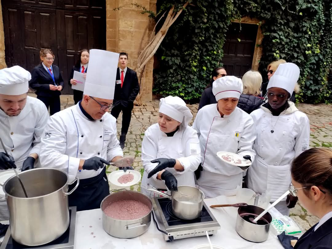 L’Istituto Alberghiero Mediterraneo sede di Maruggio porta l’Open Day nel cuore di Manduria: un successo di pubblico e territorio