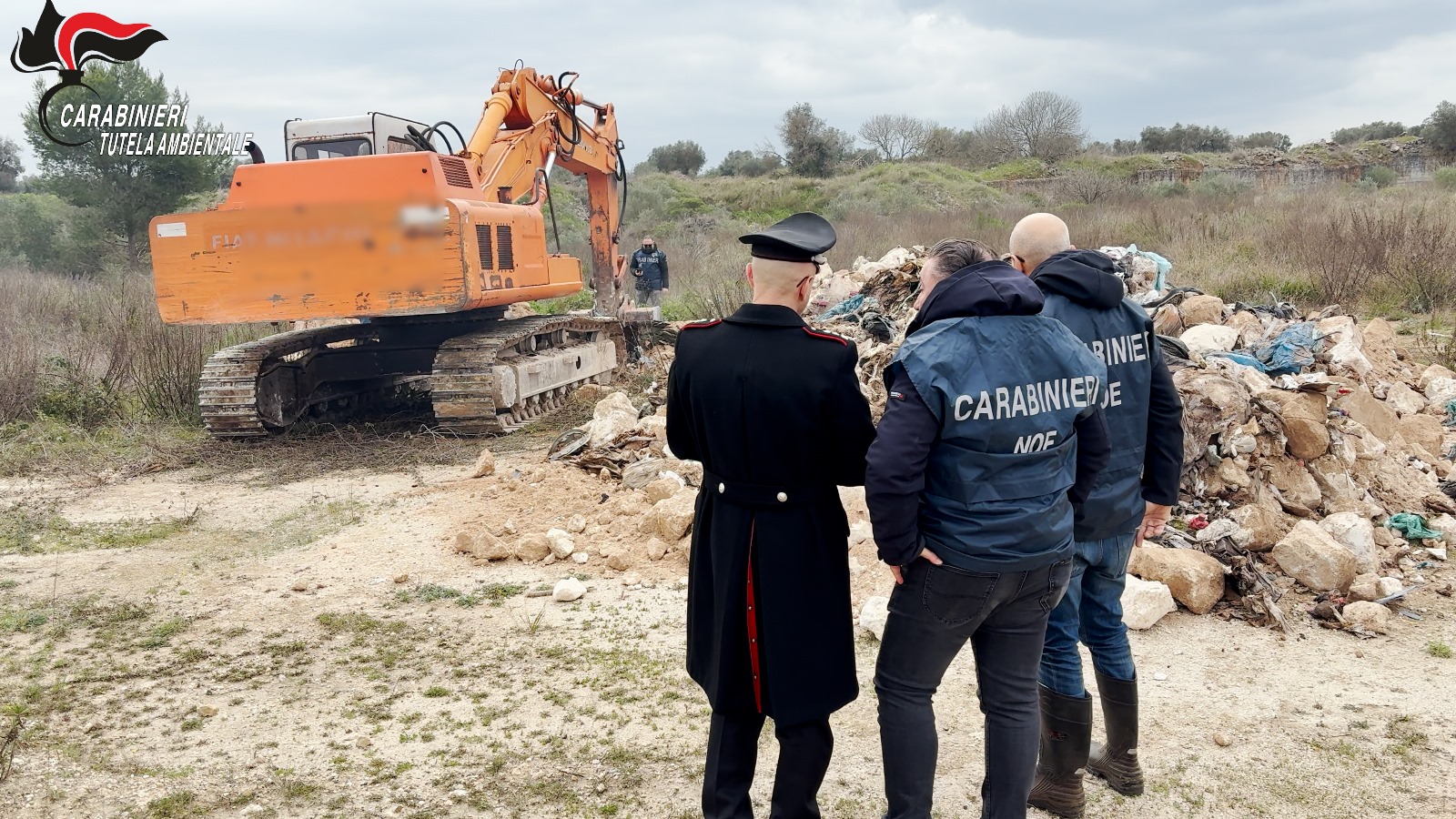 Rifiuti interrati a Fragagnano, scoperta discarica abusiva