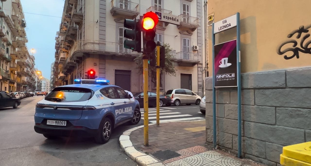 Uomo ferito a coltellate. Giallo in centro